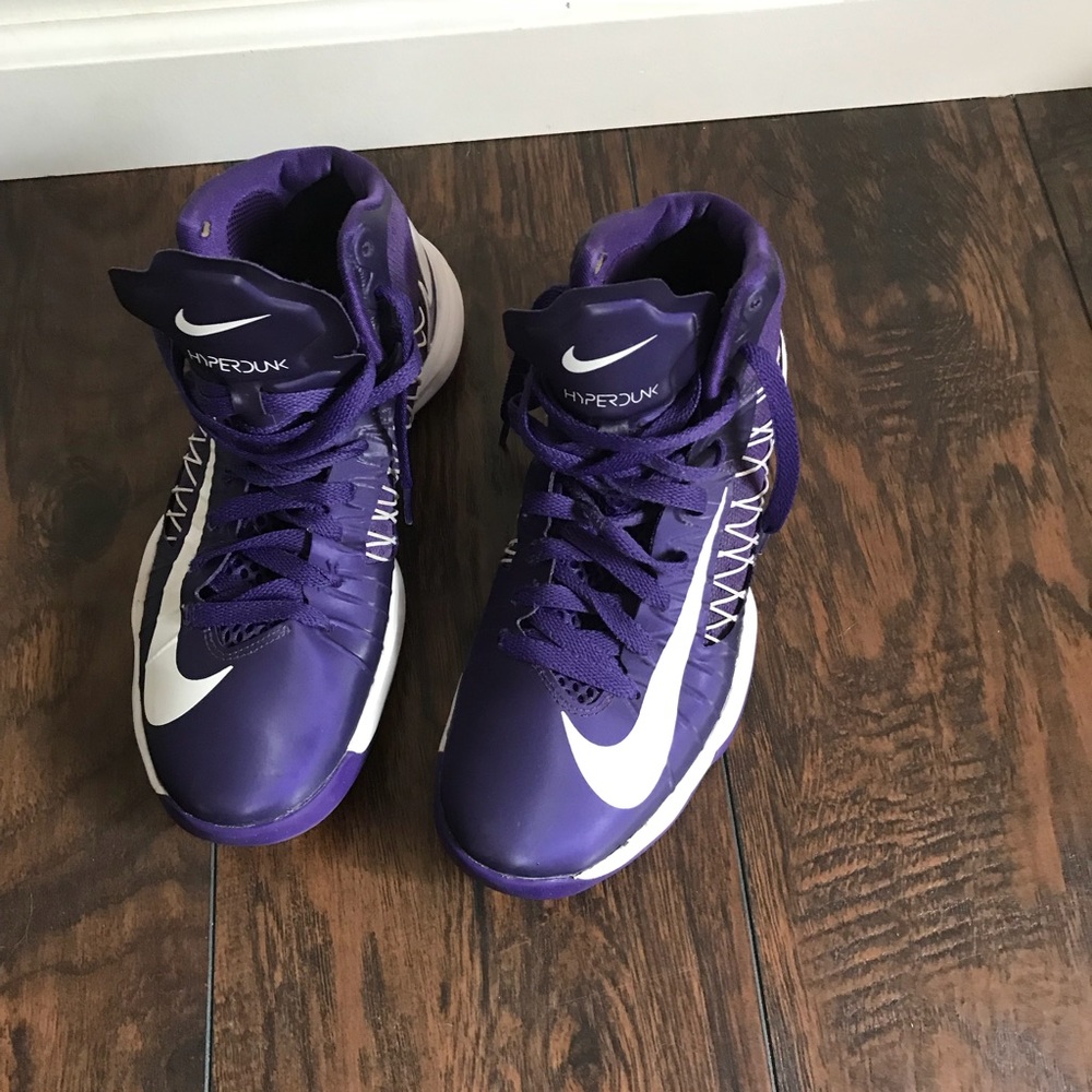 Women’s basketball shoes